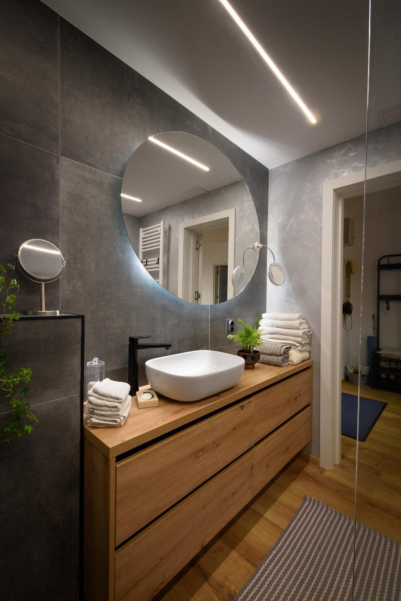 Urban Luxury With Parking Apartment *