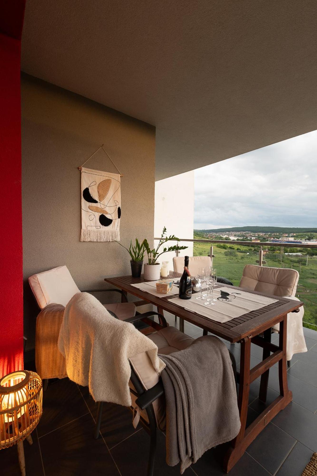 Urban Luxury With Parking Apartment *